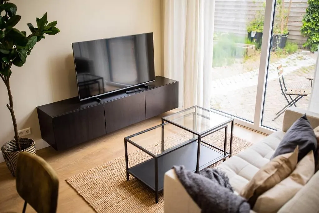 Ferienhaus Delightful 2 Bedroom Serviced Apartment 54M2 -Mst40D- Rotterdam