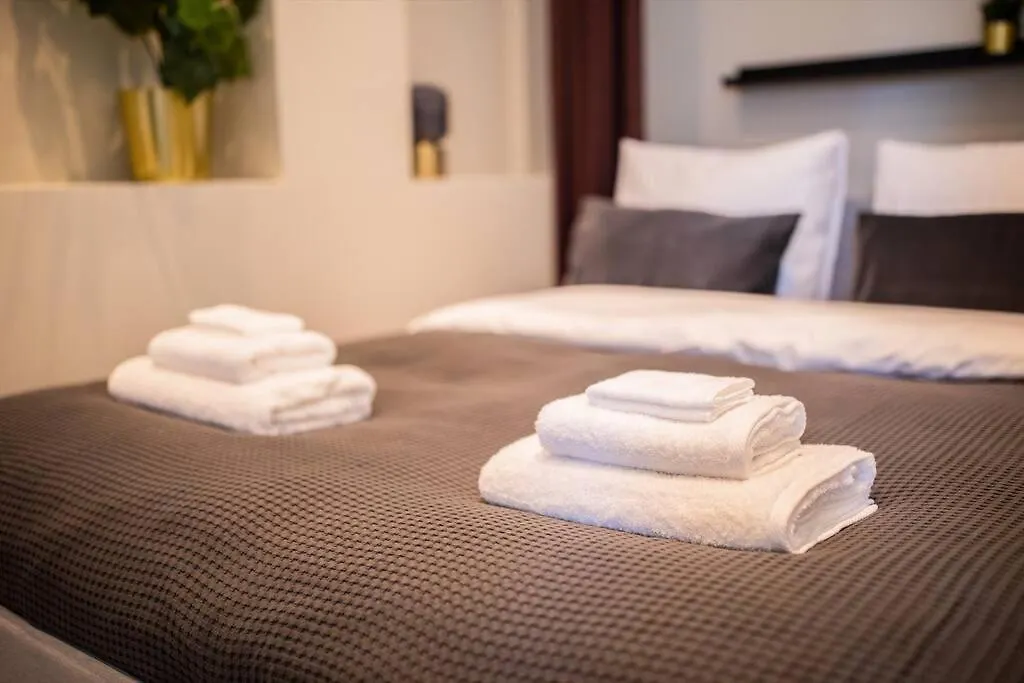 Delightful 2 Bedroom Serviced Apartment 54M2 -Mst40D- Rotterdam